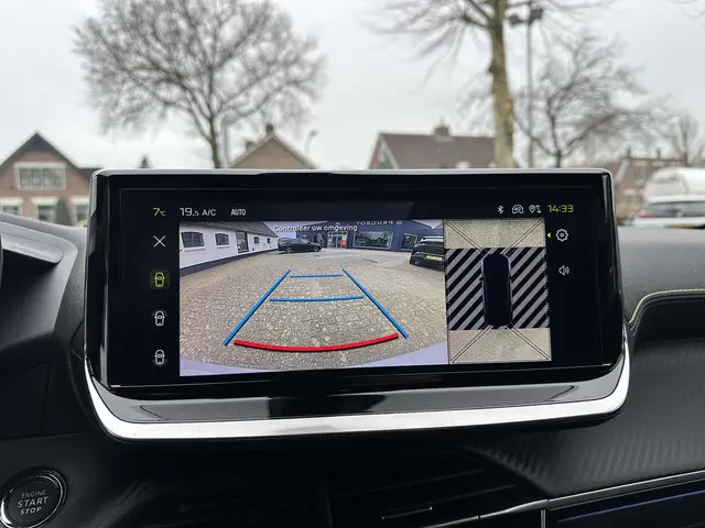 Peugeot 2008 1.2 Hybrid 145 PK GT 2025 Hybride Benzine 25