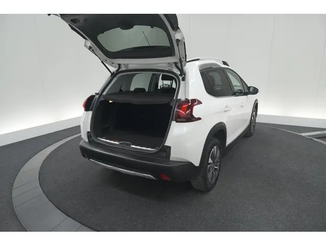 Peugeot 2008 PureTech 130 Allure 2019 Benzine 58