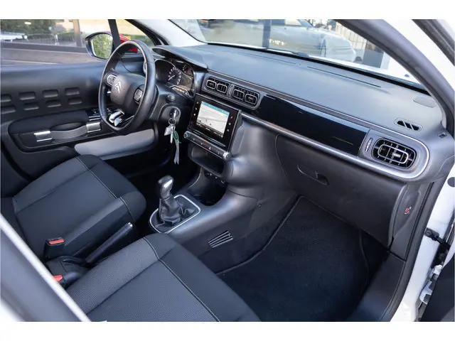 Citroën C3 1.2 PureTech Shine 2017 Benzine 11