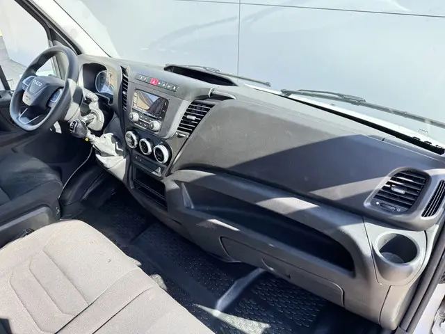 Iveco Daily 35S14 2.3 2022 Diesel 9