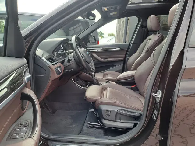 BMW X1 sDrive18i High Executive 2017 Benzine 22