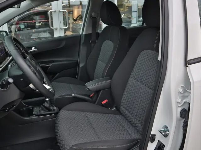 Kia Picanto 1.0 DPI DynamicLine 2024 Benzine 16