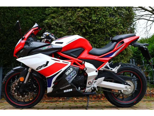 Yamaha YZF R125 TRMOTOR 125 GP-ONE [A1 A2] 2025 Benzine 4