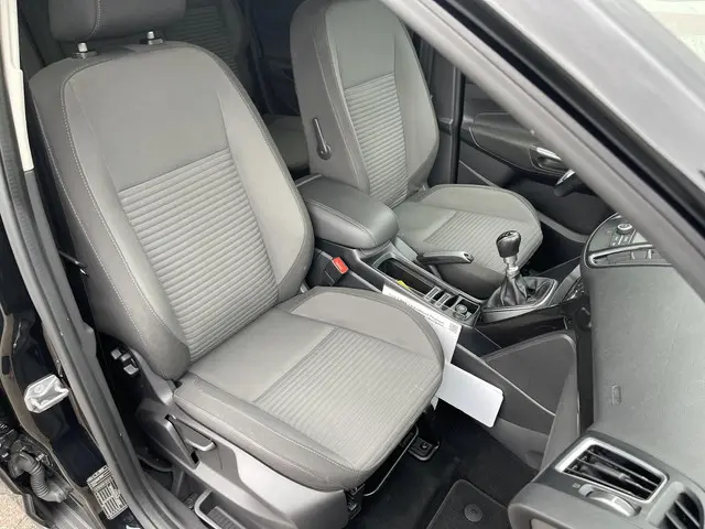 Ford C-MAX 1.0 Ecoboost Titanium 125pk 2015 Benzine 32