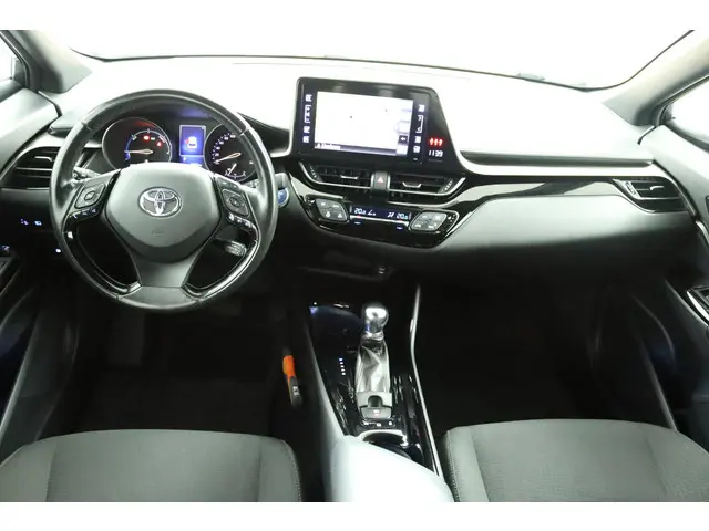 Toyota C-HR 1.8 Hybrid Dynamic 2018 Hybride Benzine 4