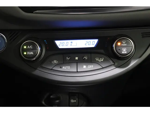 Toyota Yaris 1.5 Hybrid Trend, 2016 Hybride Benzine 11