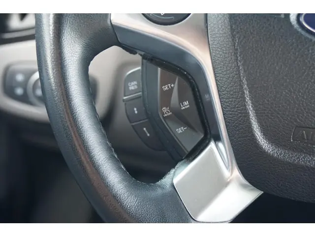 Ford Transit Connect 1.5 EcoBlue L2 Limited 2023 Diesel 23