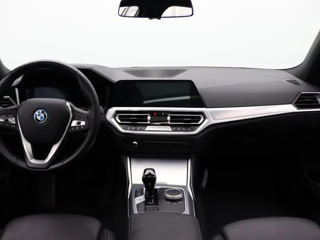 BMW 3 Serie 320e Touring 2021 Hybride Benzine 6