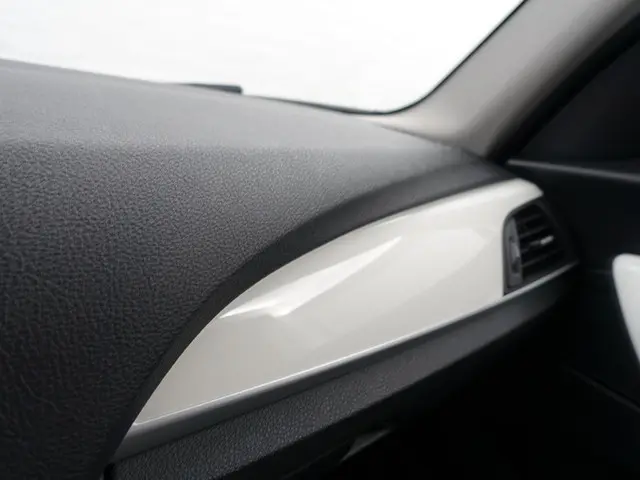 BMW 1 Serie 116i High Executive Sport- 2013 Benzine 9