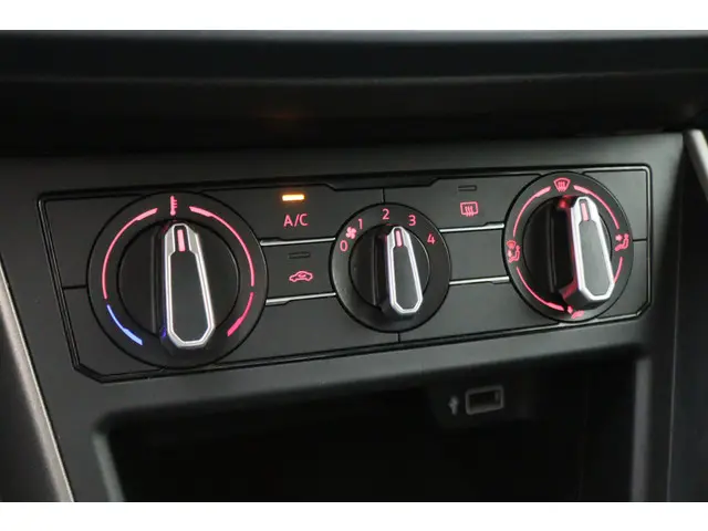 Volkswagen Polo 1.0 MPI Comfortline 2018 Benzine 36