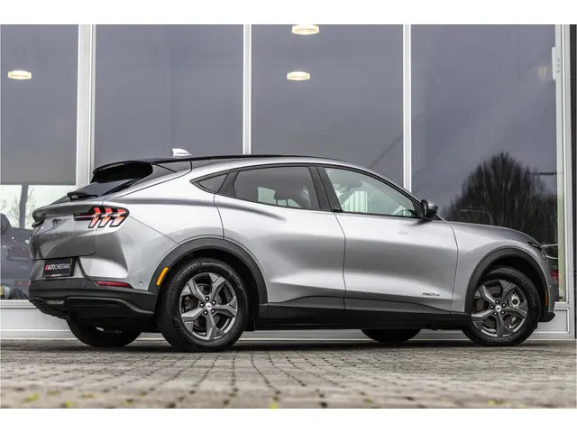 Ford Mustang Mach-E RWD 75 kWh 2021 Elektrisch 2
