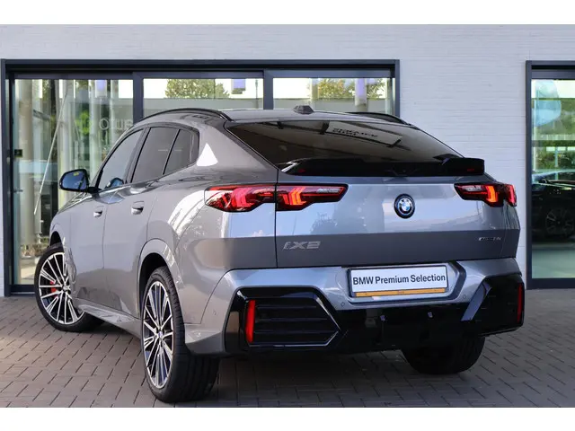 BMW iX2 eDrive20 67 kWh M Sport Edition 2025 Elektrisch 2