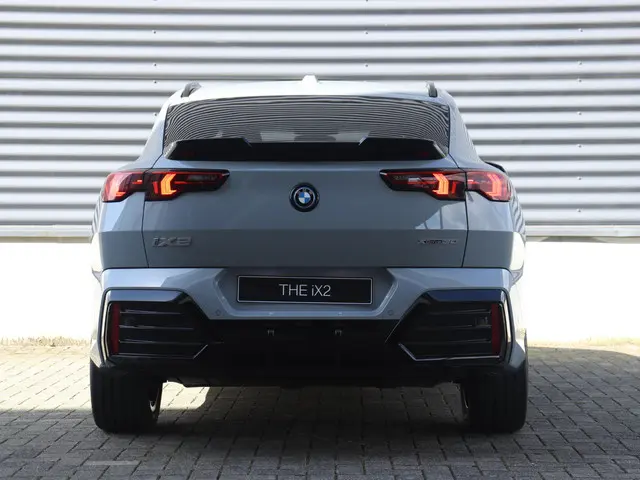 BMW iX2 xDrive30 2025 Elektrisch 4