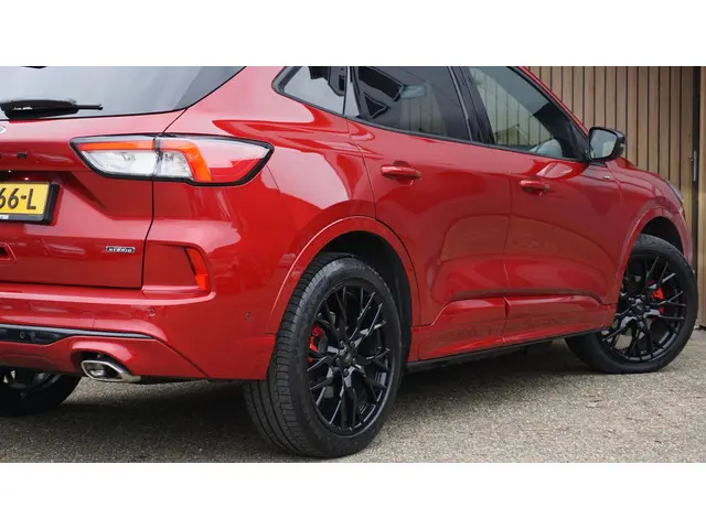 Ford Kuga 2.5 PHEV 224pk ST-line X 2023 Hybride Benzine 65