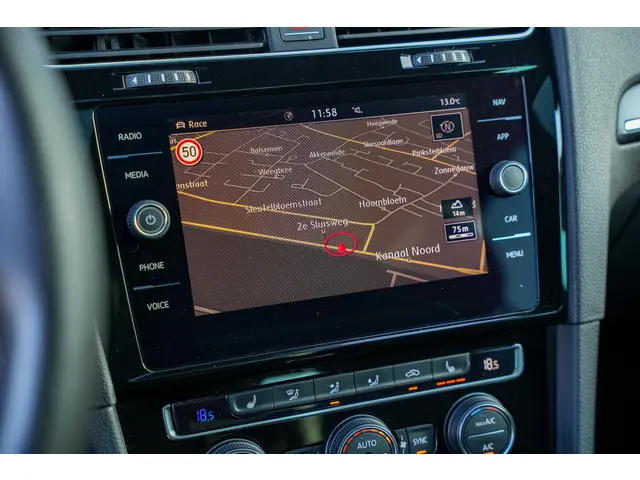 Volkswagen Golf 2.0 TSI 4Motion R 2017 Benzine 18