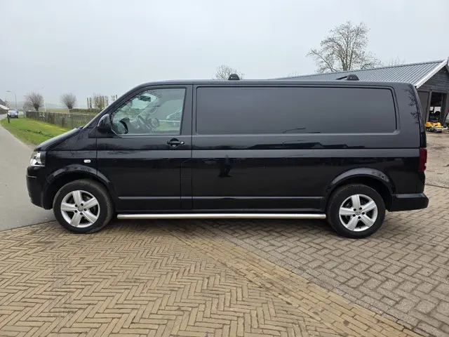 Volkswagen Transporter 2.0 TDI L2H1 Com. DC 2015 Diesel