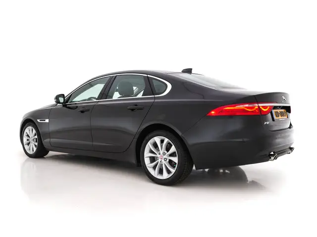 Jaguar XF 2.0 Portfolio 2017 Benzine 4