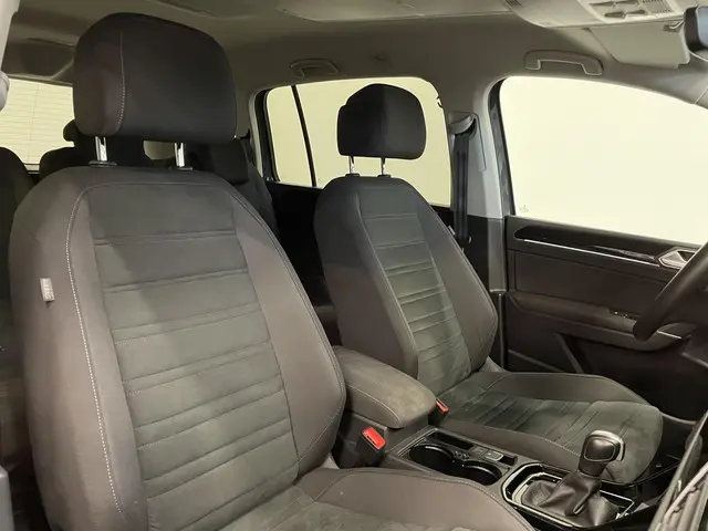 Volkswagen Touran 1.5 TSI DSG Highline 2020 Benzine 12