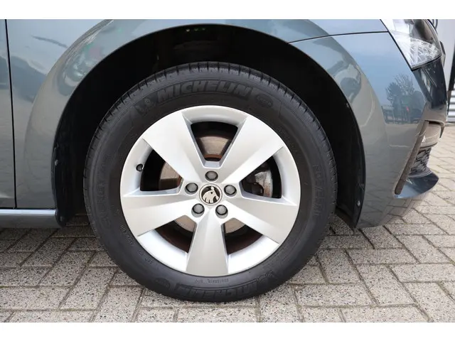 Škoda Scala 1.5 Sport Business 2020 Benzine 19