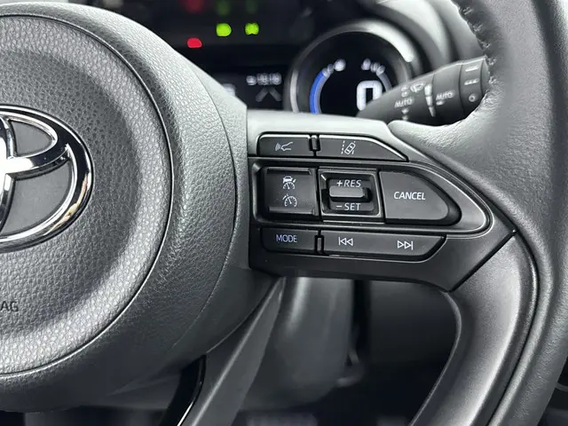 Toyota Yaris 1.5 Hybrid Executive 2023 Hybride Benzine 22