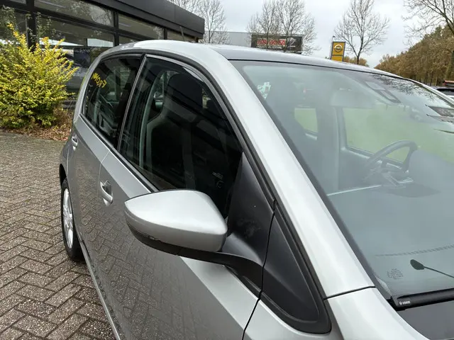 Volkswagen up! 1.0 BMT high up! 2016 Benzine 21