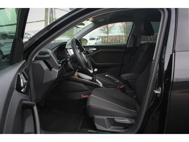 Audi A1 Sportback 25 TFSI Adv. ed. 2023 Benzine 12