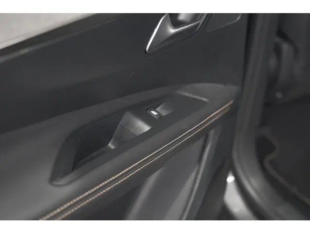 Peugeot 5008 PureTech 130 GT 2024 Benzine 32