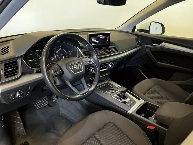 Audi Q5 50 TFSI e S edition 2020 Hybride Benzine 33