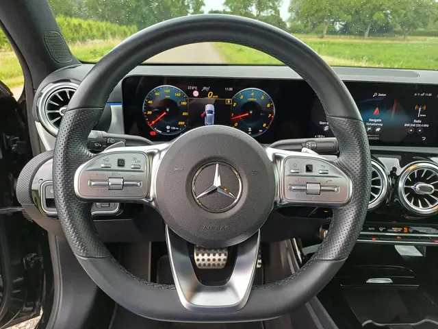 Mercedes-Benz A-Klasse 250 Premium Plus 2022 Benzine 41