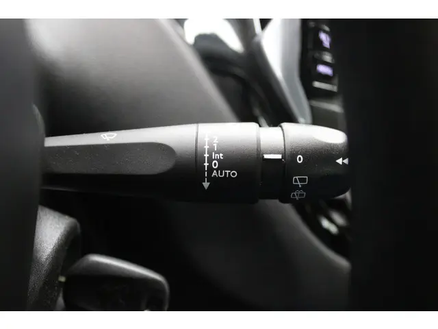 Peugeot 208 1.4 VTi Active 2012 Benzine 18