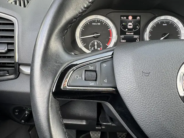 Škoda Karoq 1.0 TSI STYLE BUSINESS 2019 Benzine 19