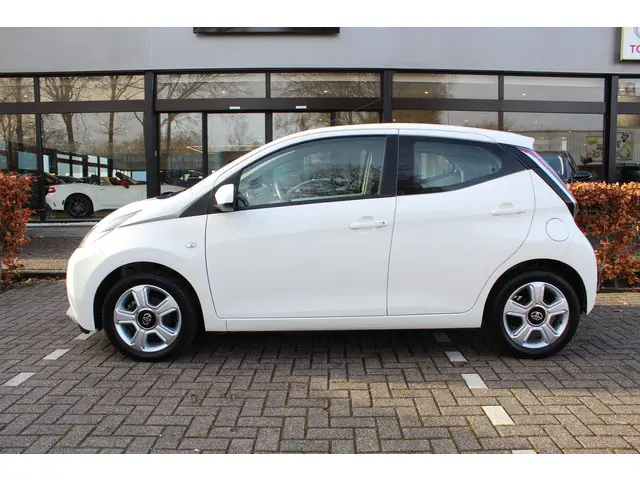 Toyota Aygo 1.0 VVT-i x-pure 2015 Benzine 5