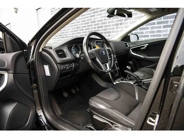 Volvo V40 1.6 T2 Momentum 2014 Benzine 17