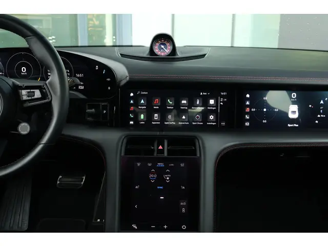 Porsche Taycan GTS 93 kWh 2023 Elektrisch 48