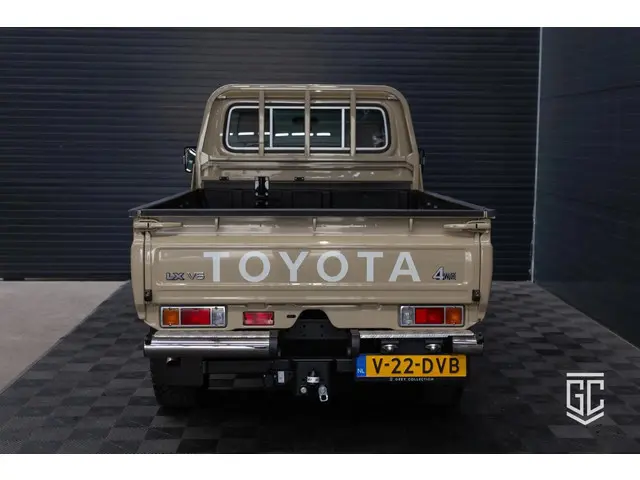 Toyota Land Cruiser GRJ79 Single Cab 2023 2023 Benzine 6
