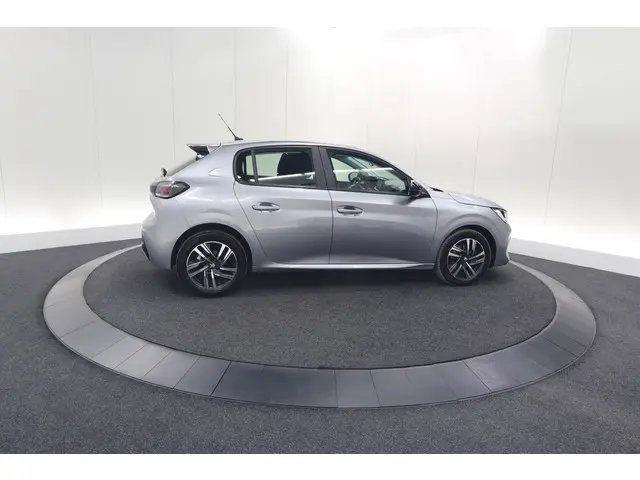 Peugeot 208 PureTech 100 EAT8 Active Pack 2023 Benzine 8