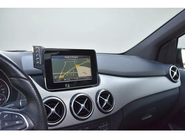 Mercedes-Benz B-Klasse 200 Prestige 2015 Benzine 17