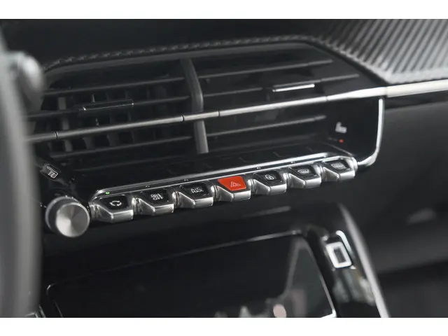 Peugeot 2008 PureTech 130 Allure Pack 2023 Benzine 41
