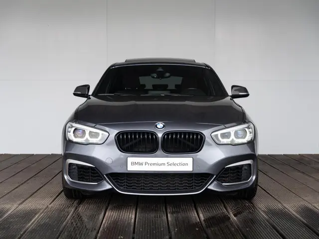 BMW 1 Serie M140i 2020 Benzine 6