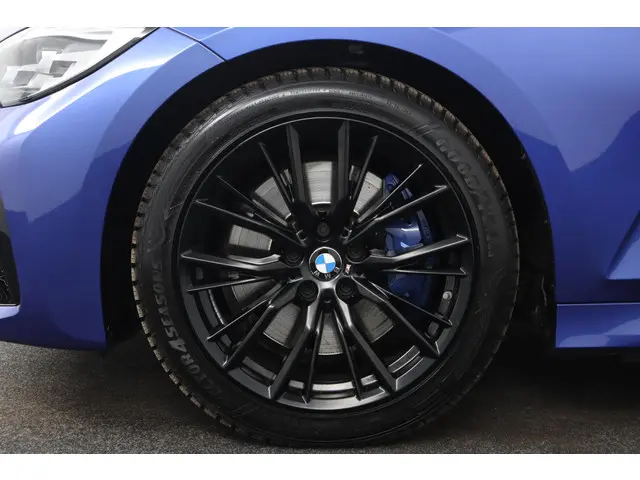 BMW 3 Serie 330i High Executive 2020 Benzine 31