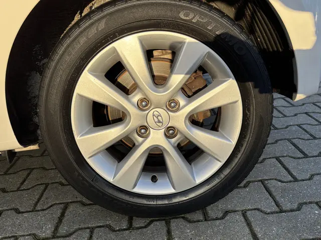 Hyundai i20 1.2i i-Deal 2014 Benzine 9