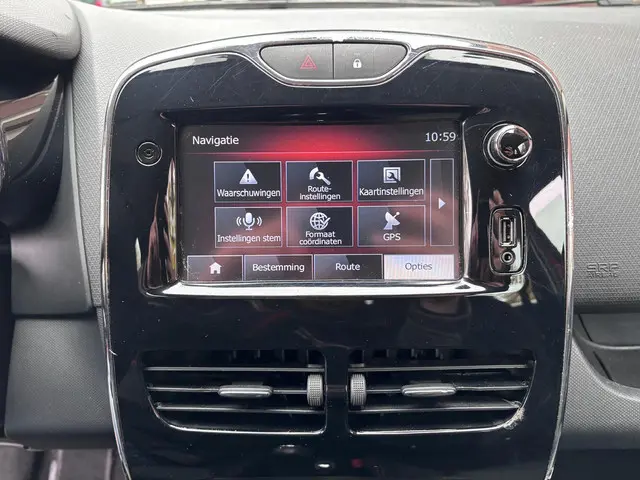 Renault Clio Estate 0.9 TCe Expression 2014 Benzine 31