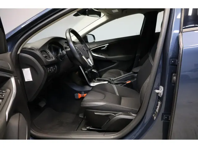 Volvo V40 1.5 T2 Polar+ |AUT|Stoelverwarming| 2020 Benzine 24