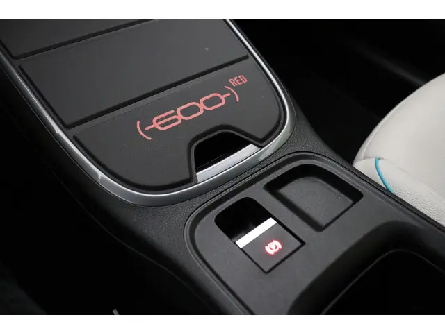 Fiat 600 1.2 Hybrid La Prima 2024 Benzine 28