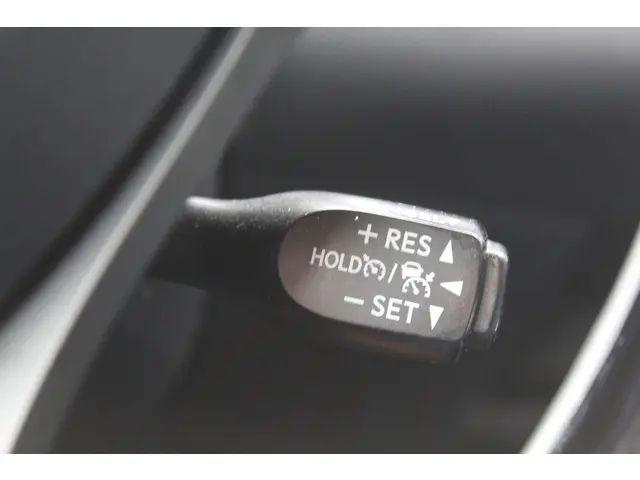 Toyota C-HR 1.8 Hybrid Dynamic 2023 Hybride Benzine 14