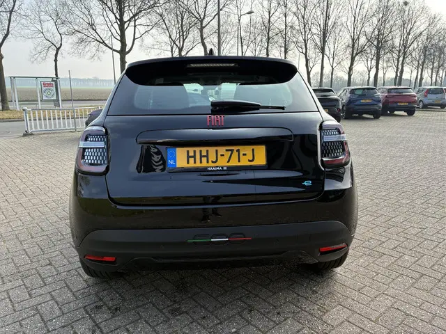 Fiat 600 600e RED 54 kWh 2025 Elektrisch 16