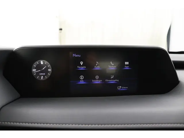 Lexus UX 250h Luxury Line 2022 Hybride Benzine 16