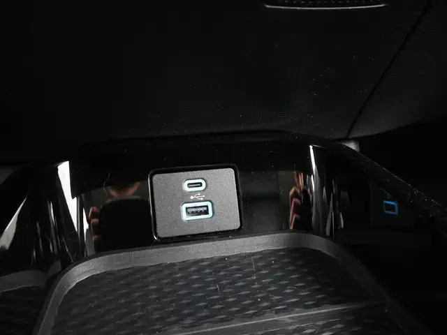 Ford Mustang Mach-E 75kWh LUCID RED 2020 Elektrisch 41