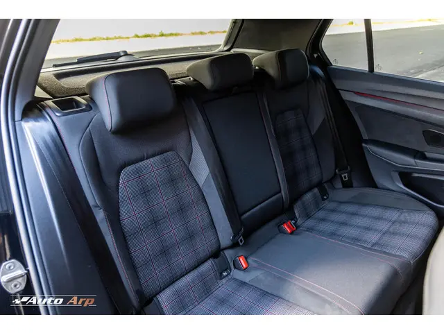 Volkswagen Golf 2.0 TSI GTI 2023 Benzine 23