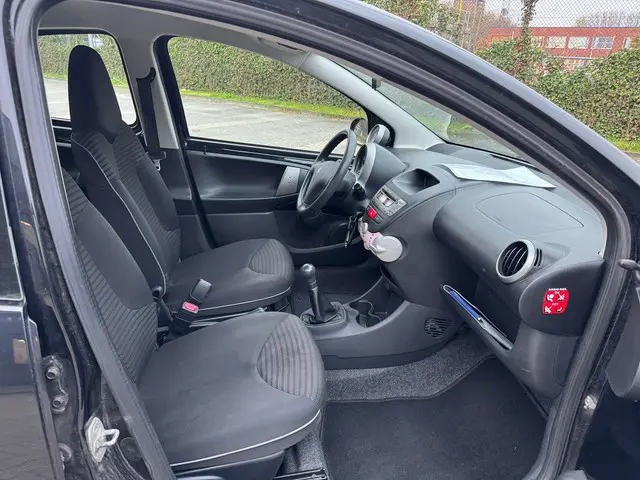 Peugeot 107 1.0 Active 2013 Benzine 4